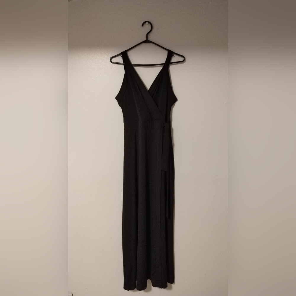 Selling a black, Large 41 Hawthorn dress.